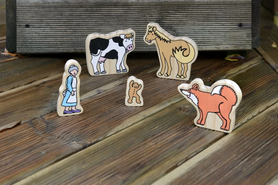 Yellow Door Wooden Resources | The Gingerbread Man Wooden Characters